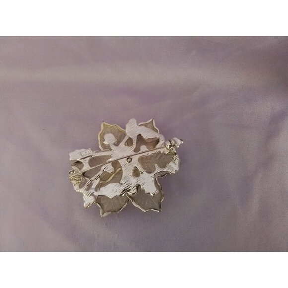 Kenneth Cole Gold Mesh & Black Poinsettia Brooch Vintage Floral Pin Holiday KC - Picture 2 of 3